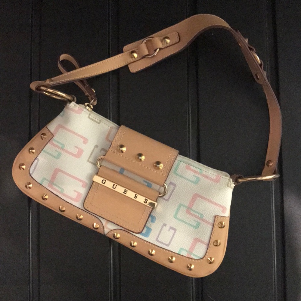 Brand new guess small handbag for sale.